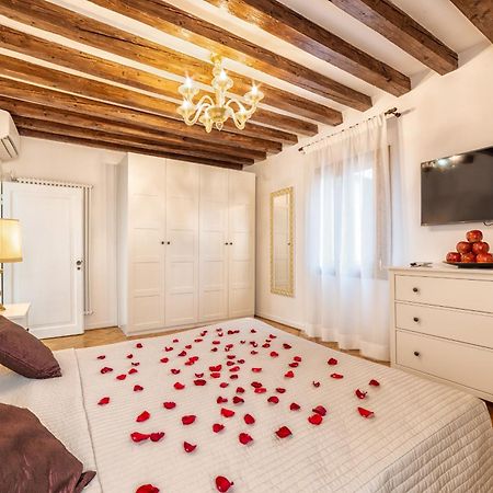 Casanova Fenice - Canal View Venecia Habitación foto