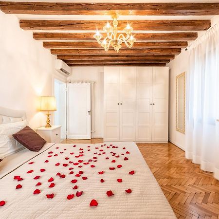 Casanova Fenice - Canal View Venecia Habitación foto