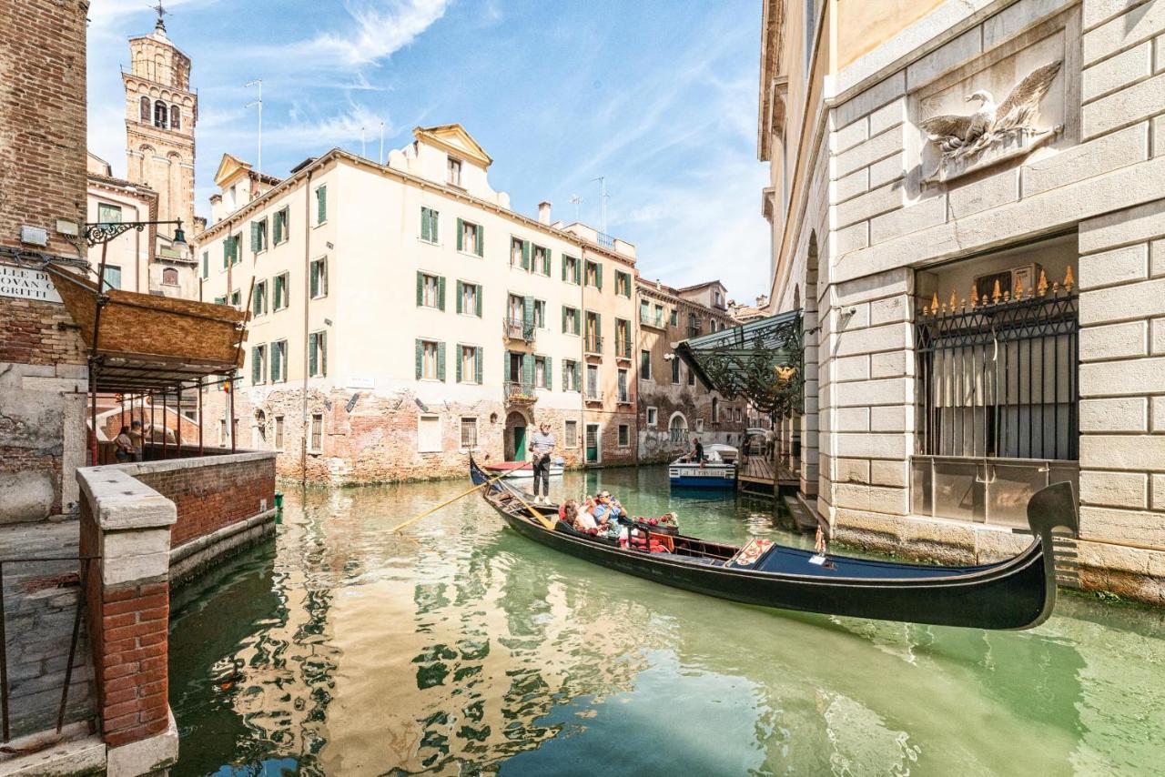 Casanova Fenice - Canal View Venecia Exterior foto