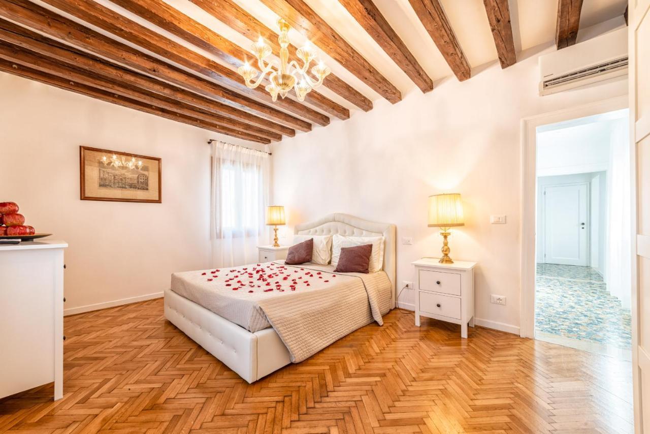Casanova Fenice - Canal View Venecia Exterior foto