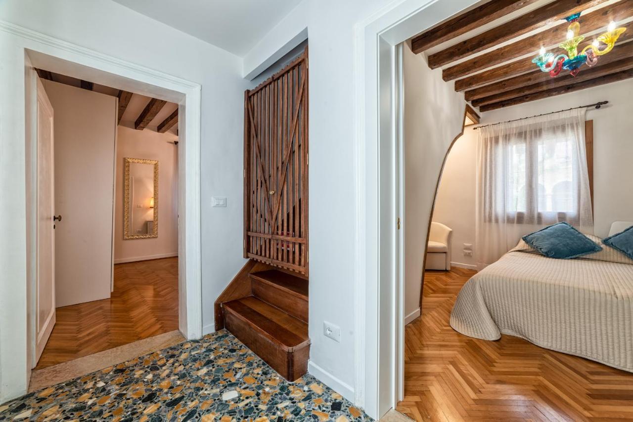 Casanova Fenice - Canal View Venecia Exterior foto