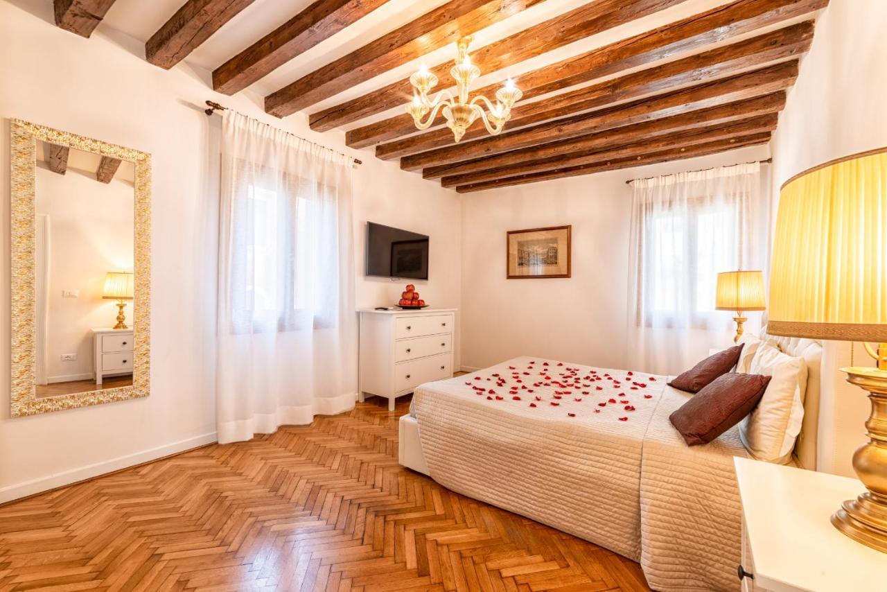 Casanova Fenice - Canal View Venecia Exterior foto