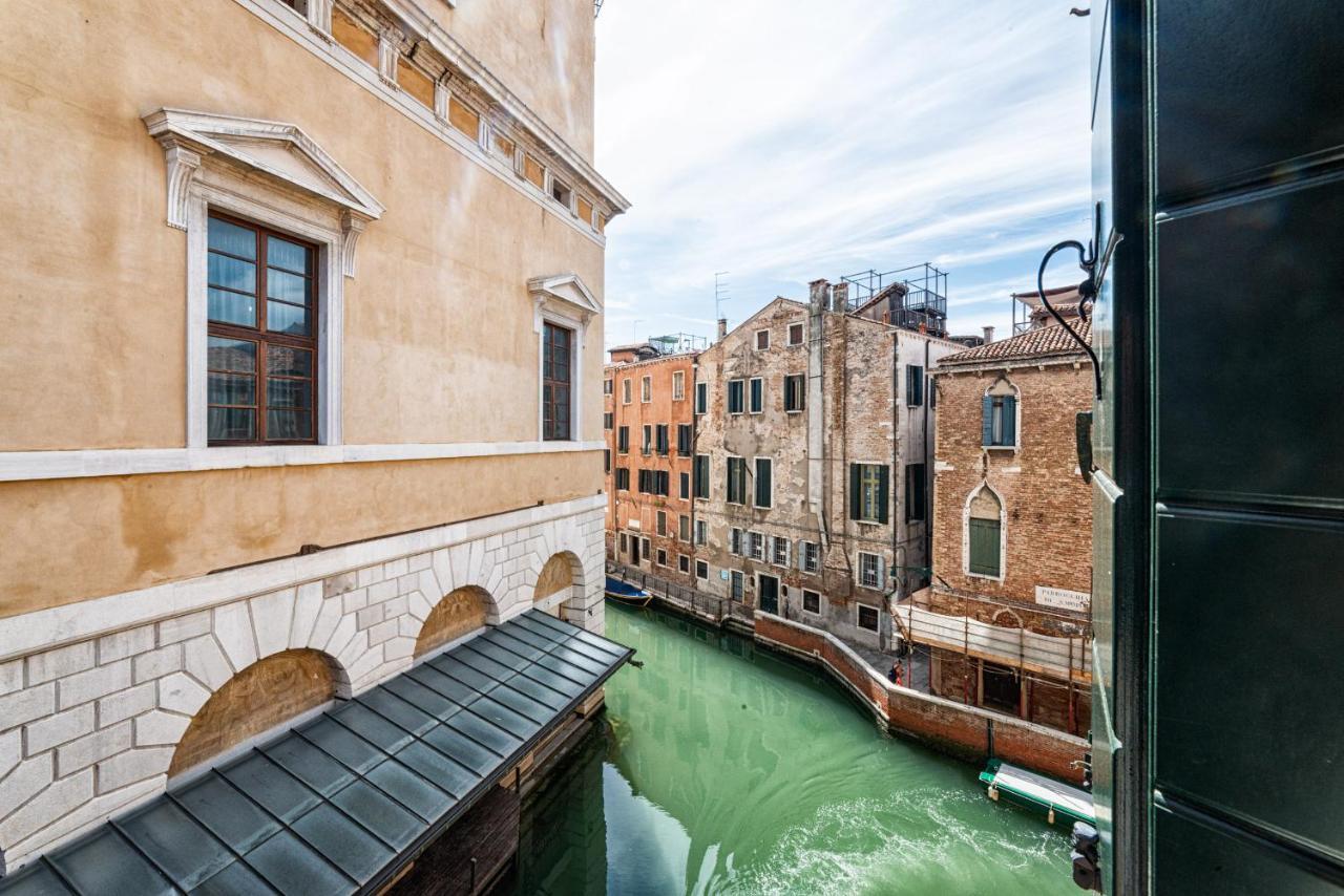 Casanova Fenice - Canal View Venecia Exterior foto