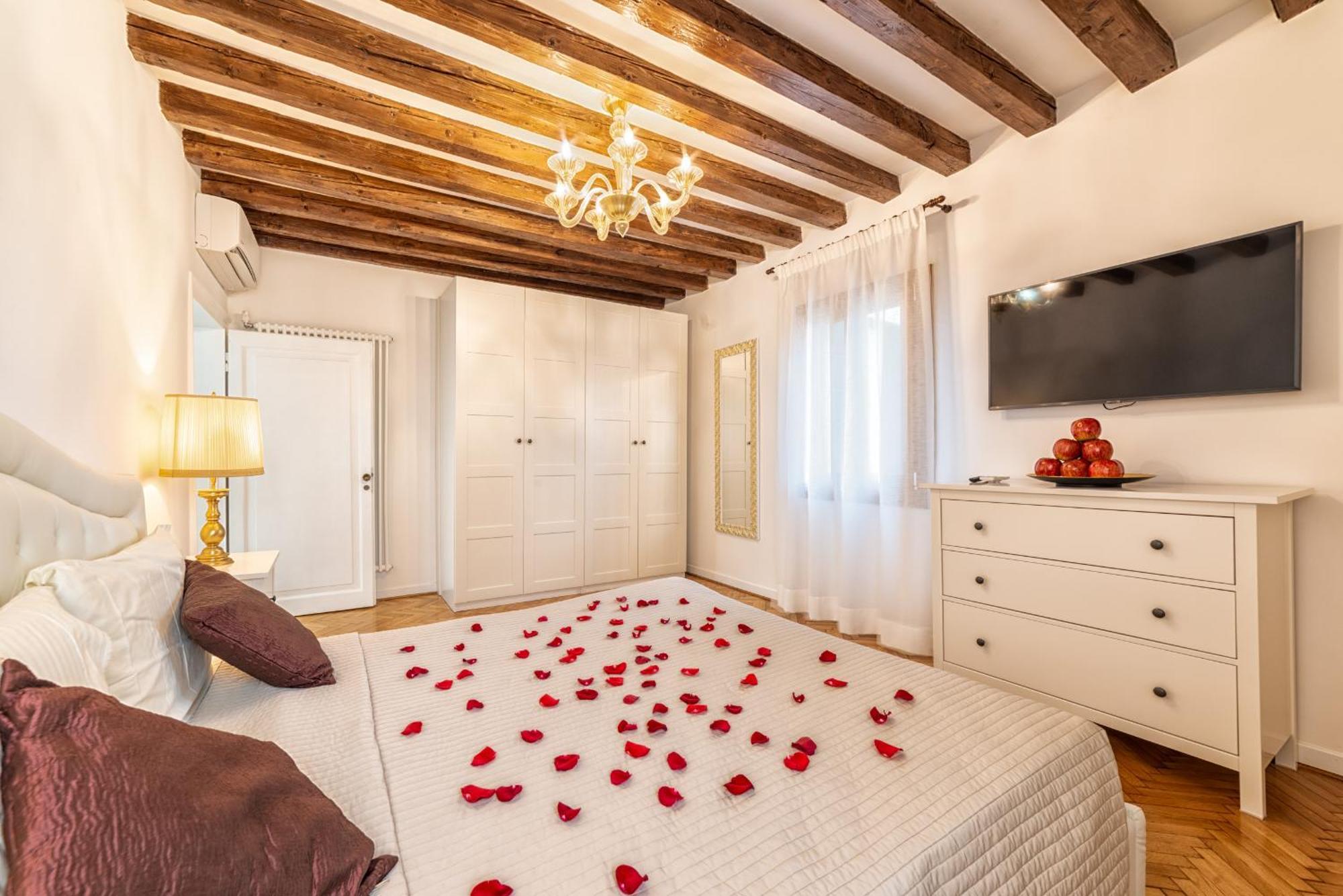 Casanova Fenice - Canal View Venecia Habitación foto
