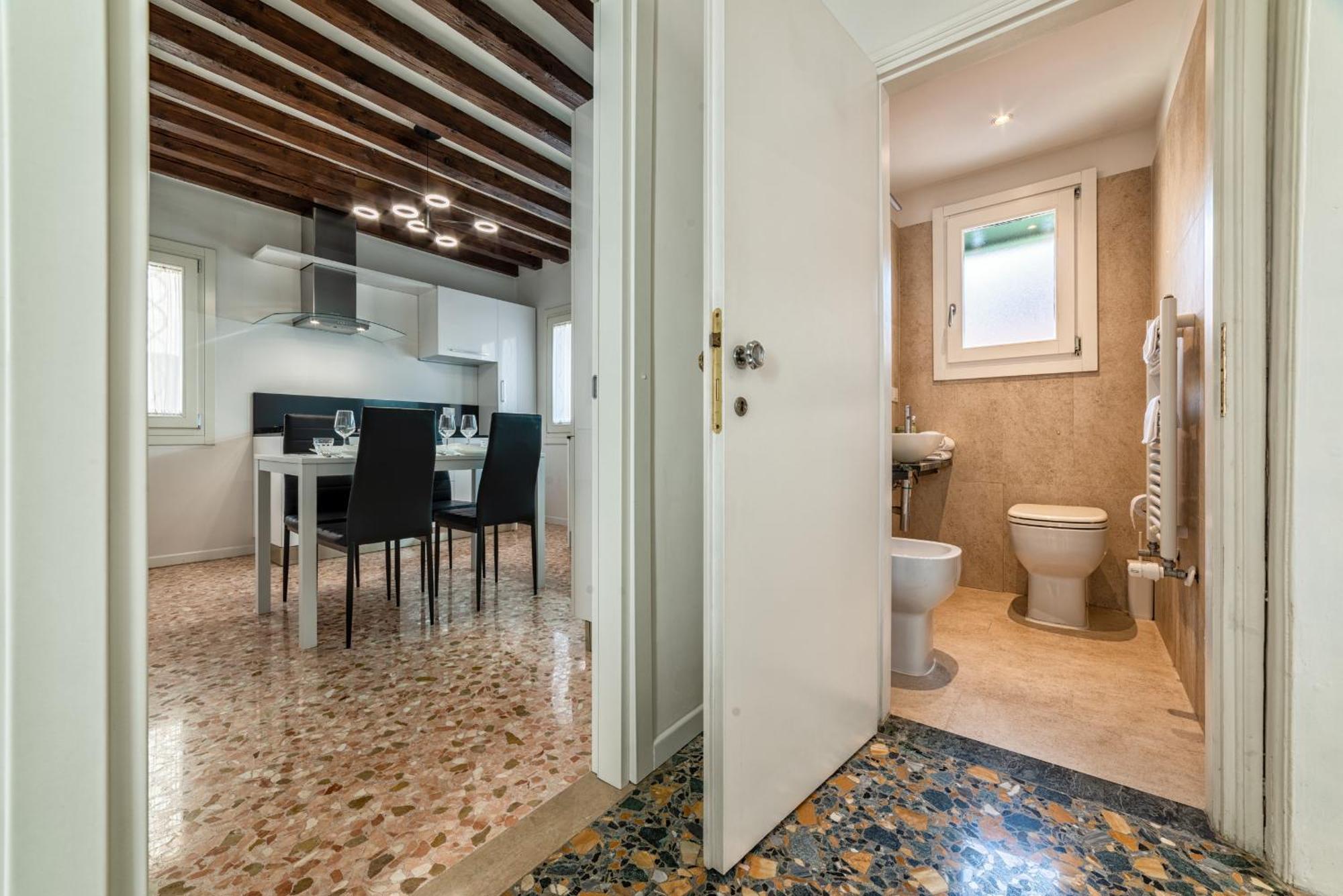 Casanova Fenice - Canal View Venecia Habitación foto