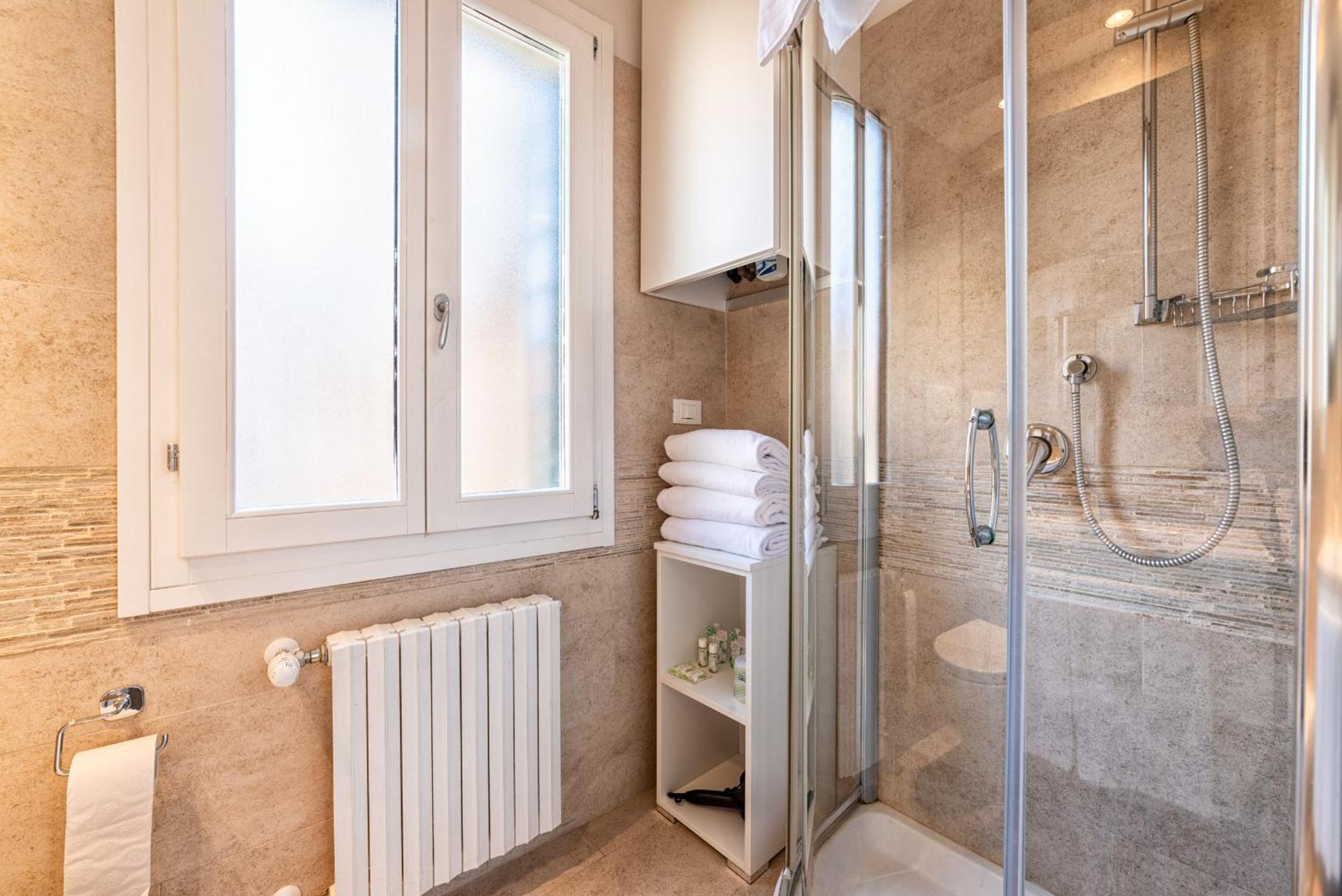 Casanova Fenice - Canal View Venecia Habitación foto